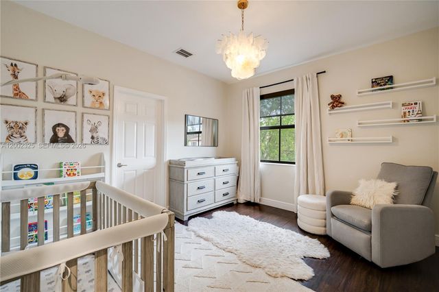 10045 NW 86th Ter, Doral, FL 33178