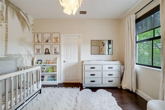 10045 NW 86th Ter, Doral, FL 33178