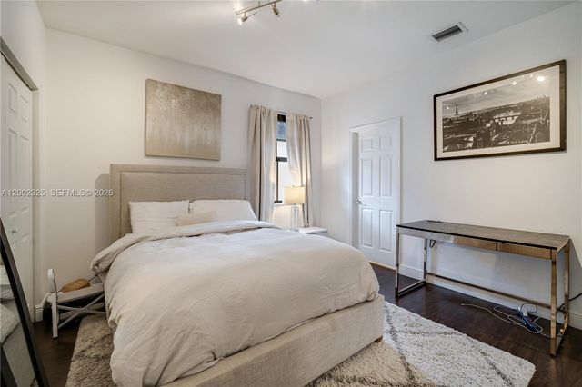 10045 NW 86th Ter, Doral, FL 33178