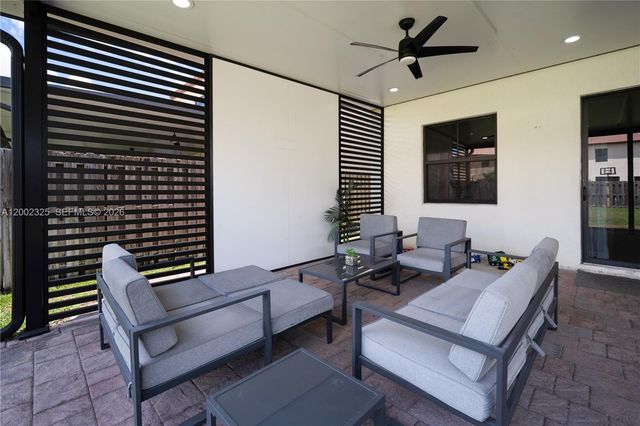 10045 NW 86th Ter, Doral, FL 33178