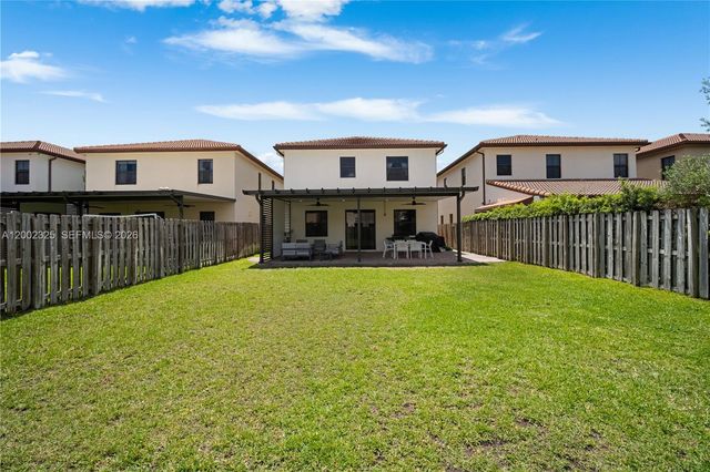 10045 NW 86th Ter, Doral, FL 33178