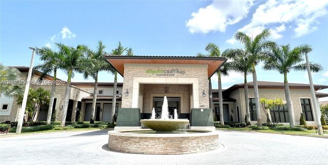 10045 NW 86th Ter, Doral, FL 33178