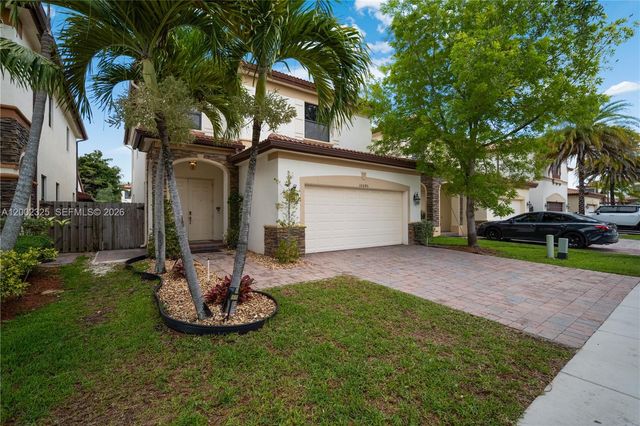 10045 NW 86th Ter, Doral, FL 33178