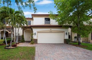 10045 NW 86th Ter, Doral, FL 33178