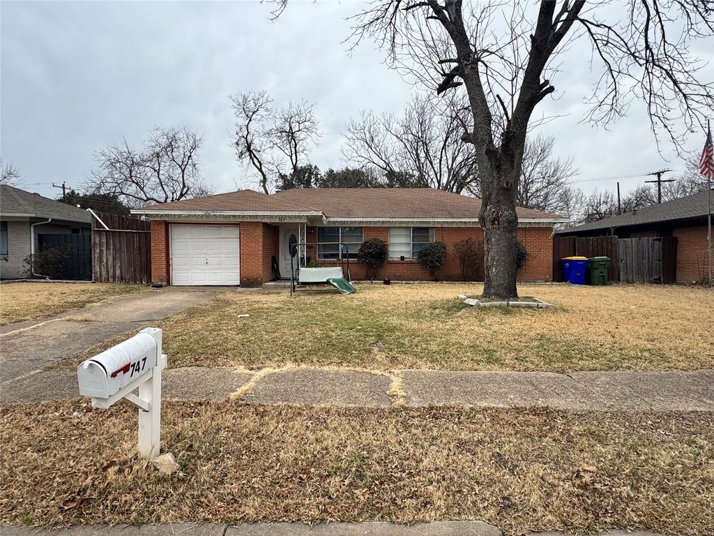 747 High School Drive, Seagoville, TX 75159