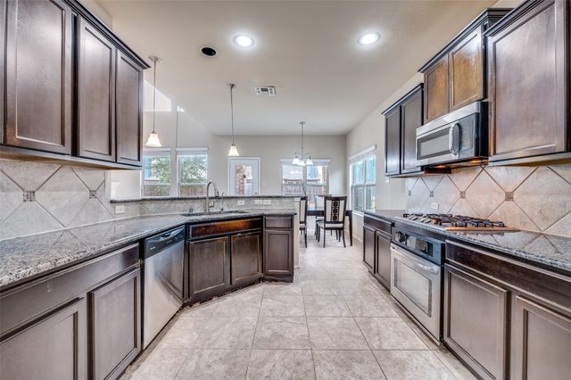 300 Whitman Drive, Mckinney, TX 75072