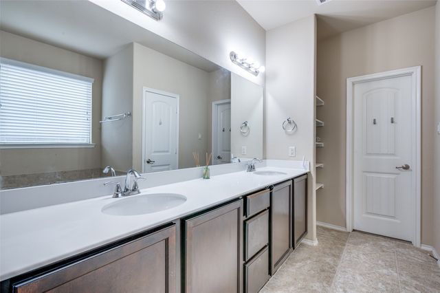 300 Whitman Drive, Mckinney, TX 75072