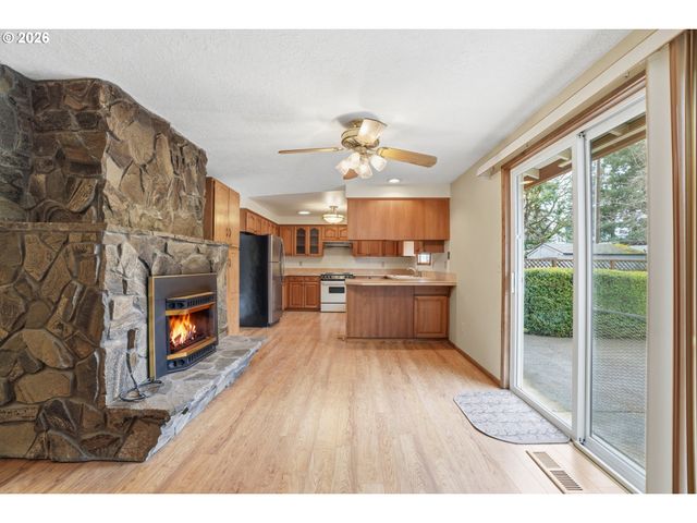 17300 TIMOTHY Way, Gladstone, OR 97027