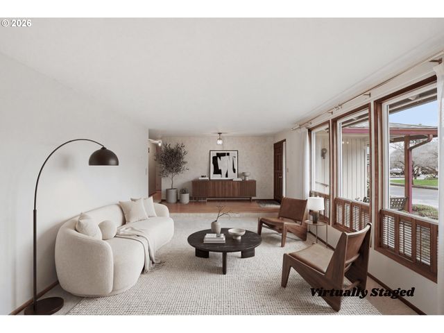 17300 TIMOTHY Way, Gladstone, OR 97027