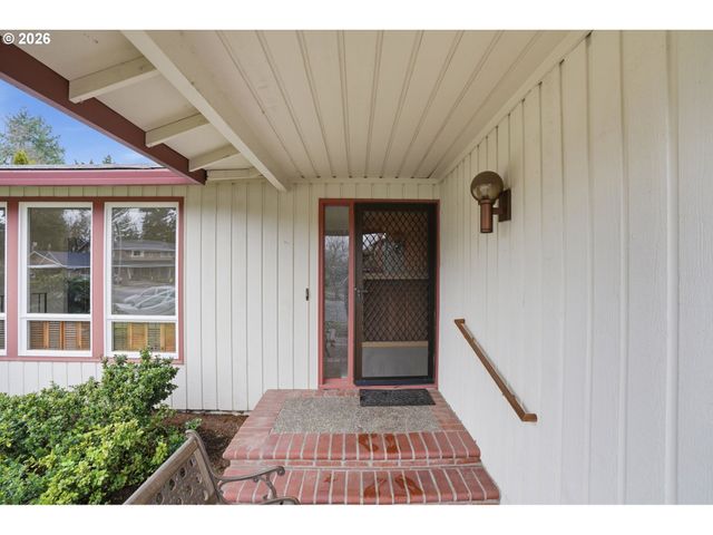 17300 TIMOTHY Way, Gladstone, OR 97027