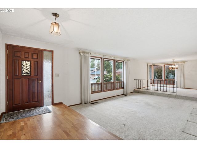 17300 TIMOTHY Way, Gladstone, OR 97027