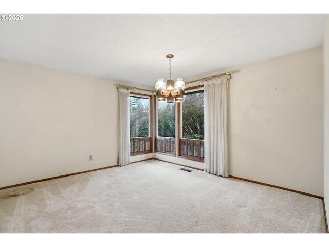 17300 TIMOTHY Way, Gladstone, OR 97027