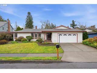 17300 TIMOTHY Way, Gladstone, OR 97027