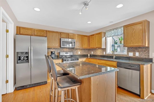 56386 Desert Court, Macomb Township, MI 48042