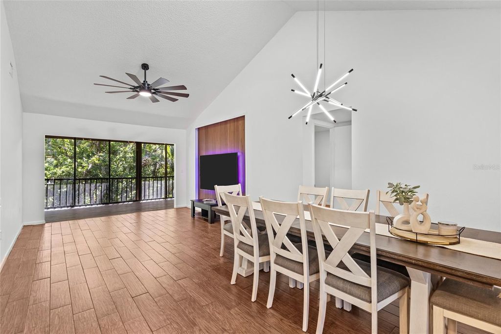 Image 13 of property listing at 1636 BROOKHOUSE DRIVE 230, Sarasota, FL 34231