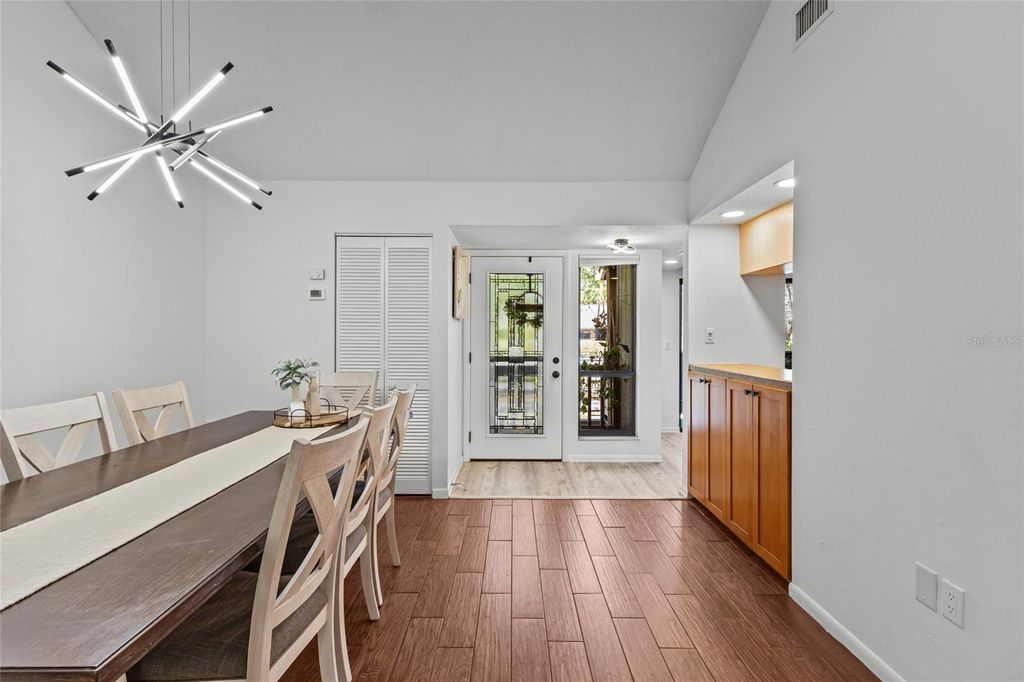 Image 14 of property listing at 1636 BROOKHOUSE DRIVE 230, Sarasota, FL 34231