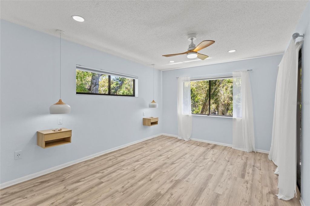 Image 17 of property listing at 1636 BROOKHOUSE DRIVE 230, Sarasota, FL 34231