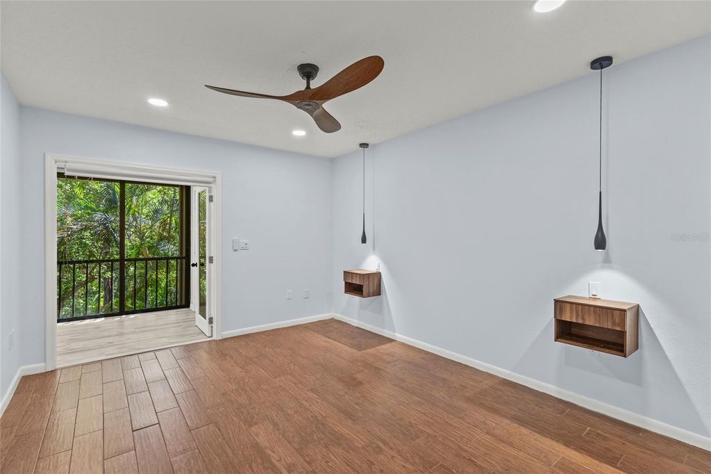 Image 28 of property listing at 1636 BROOKHOUSE DRIVE 230, Sarasota, FL 34231