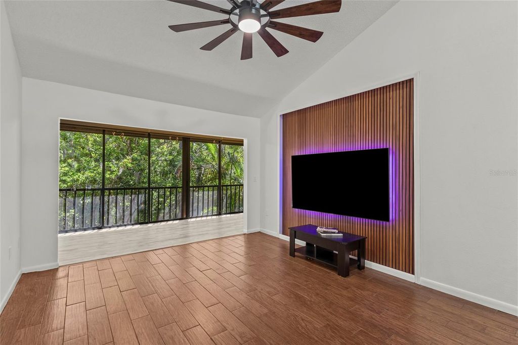 Image 4 of property listing at 1636 BROOKHOUSE DRIVE 230, Sarasota, FL 34231