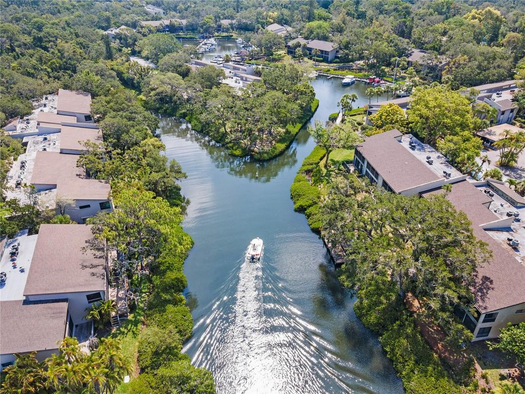 Image 42 of property listing at 1636 BROOKHOUSE DRIVE 230, Sarasota, FL 34231