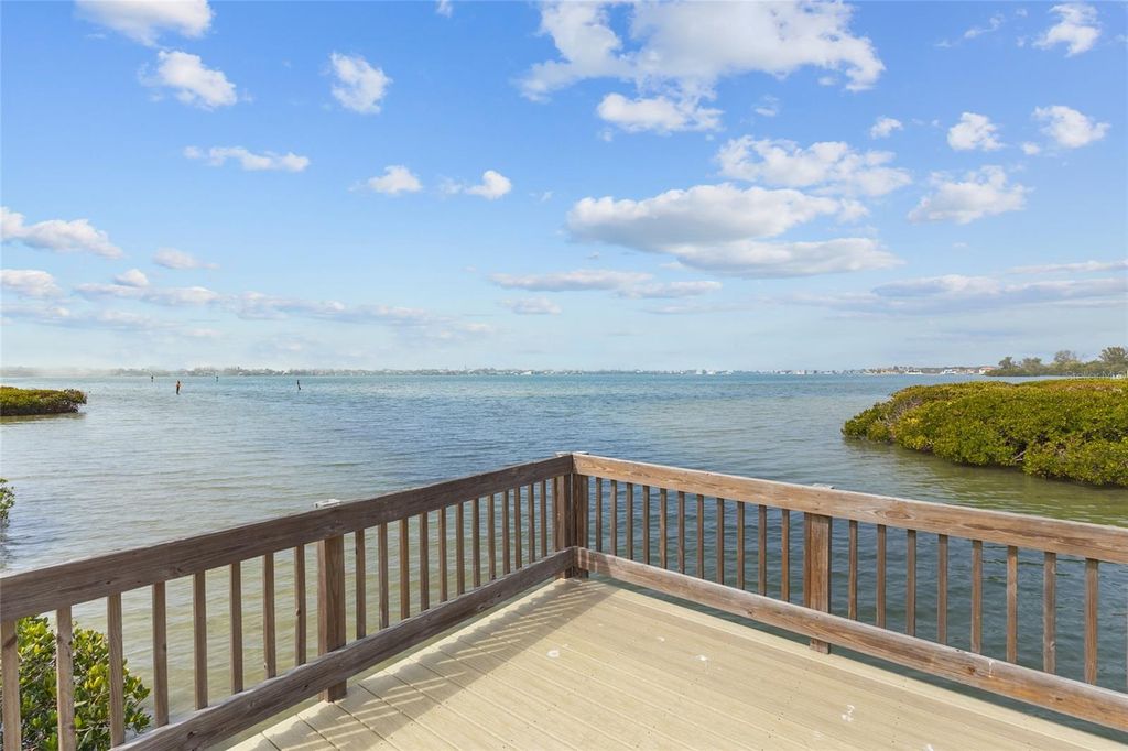 Image 43 of property listing at 1636 BROOKHOUSE DRIVE 230, Sarasota, FL 34231