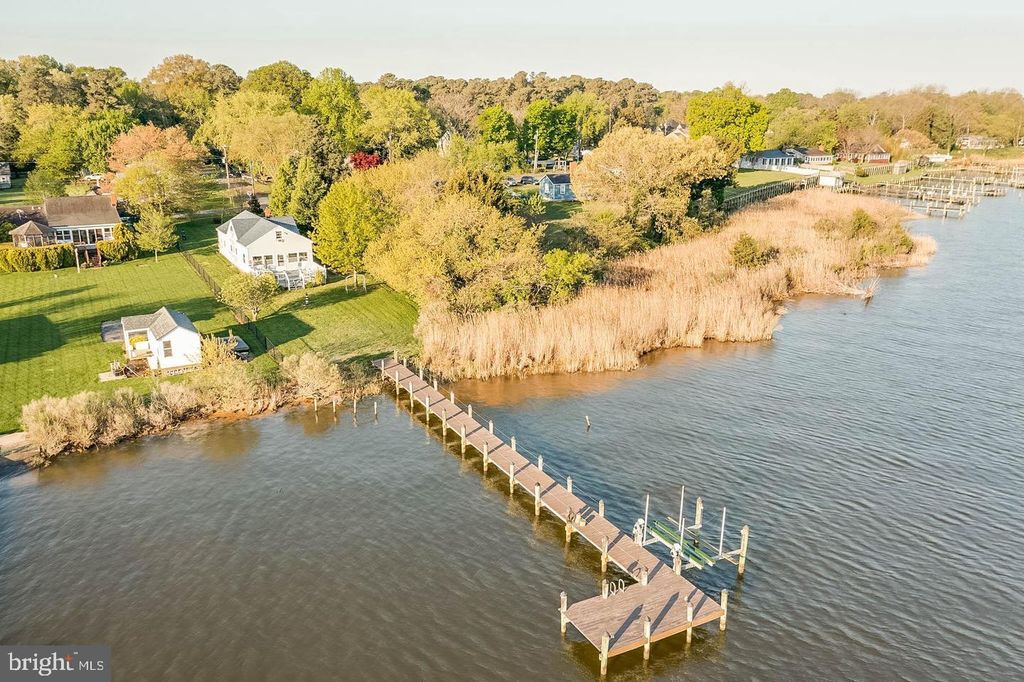 12498 NEALE SOUND DR, Cobb Island, MD 20625