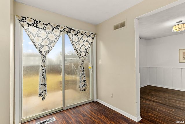 1701 W THAMES Drive, Peoria, IL 61614