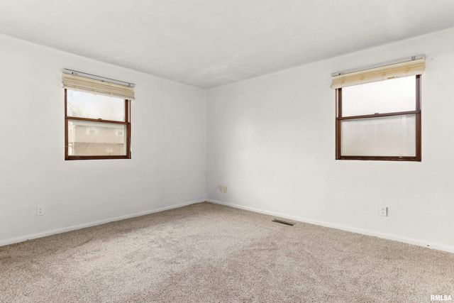 1701 W THAMES Drive, Peoria, IL 61614