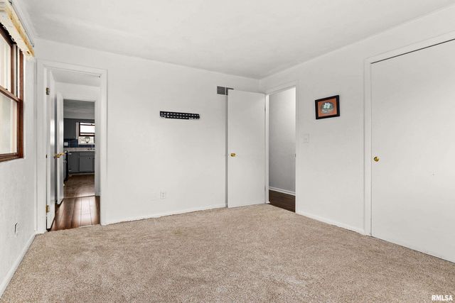 1701 W THAMES Drive, Peoria, IL 61614