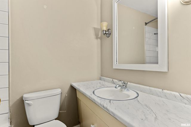 1701 W THAMES Drive, Peoria, IL 61614