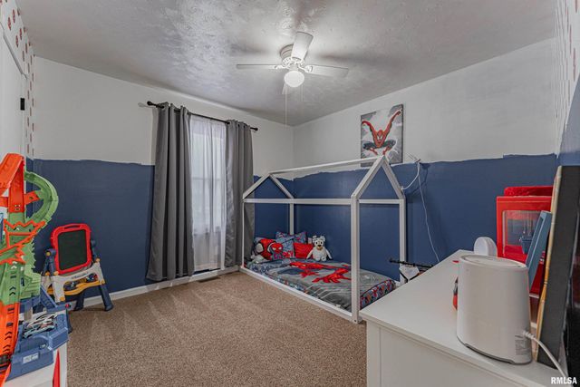 6897 N Cantrall Creek Road, Cantrall, IL 62625