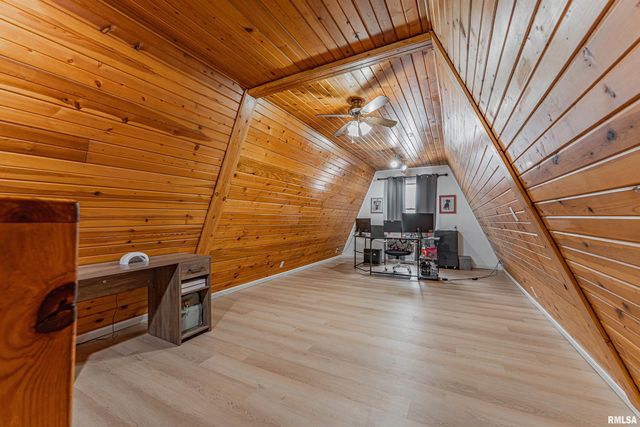 6897 N Cantrall Creek Road, Cantrall, IL 62625