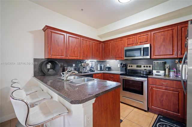 10242 NW 7th St 209, Miami, FL 33172