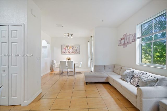 10242 NW 7th St 209, Miami, FL 33172