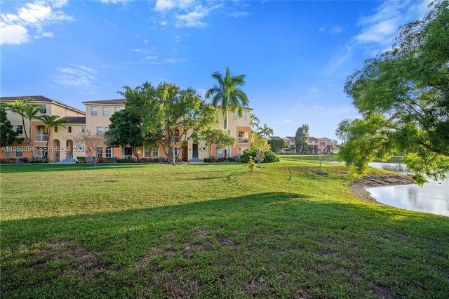 10242 NW 7th St 209, Miami, FL 33172