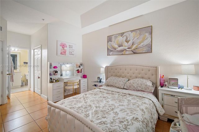 10242 NW 7th St 209, Miami, FL 33172