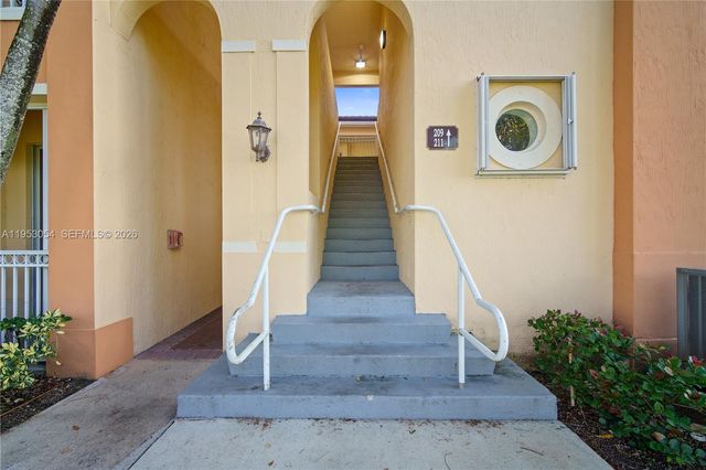 10242 NW 7th St 209, Miami, FL 33172