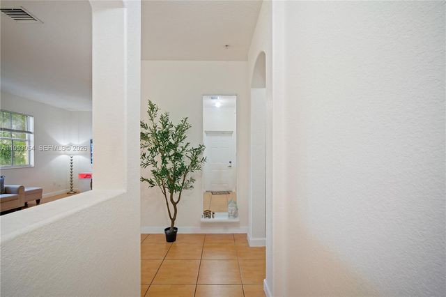 10242 NW 7th St 209, Miami, FL 33172