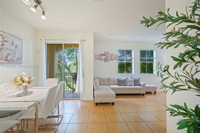 10242 NW 7th St 209, Miami, FL 33172