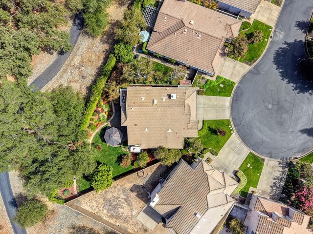 11705 Gold Parke Ln, Gold River, CA 95670