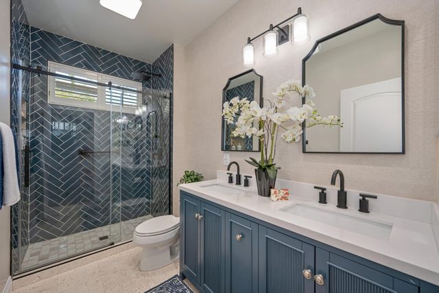 11705 Gold Parke Ln, Gold River, CA 95670