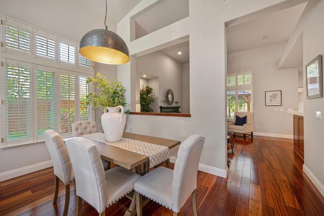 11705 Gold Parke Ln, Gold River, CA 95670