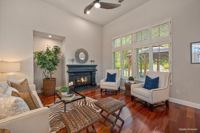 11705 Gold Parke Ln, Gold River, CA 95670