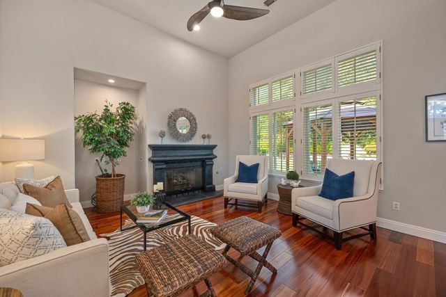 11705 Gold Parke Ln, Gold River, CA 95670