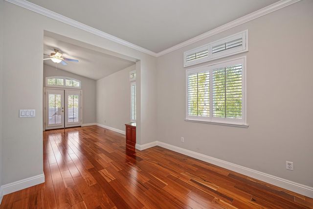 11705 Gold Parke Ln, Gold River, CA 95670