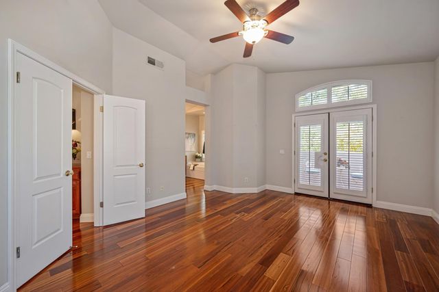 11705 Gold Parke Ln, Gold River, CA 95670