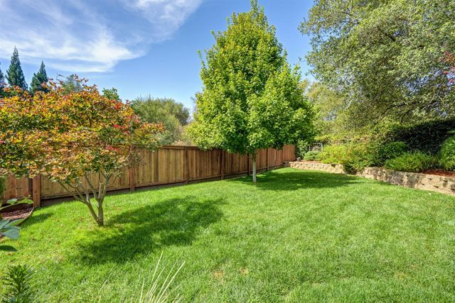 11705 Gold Parke Ln, Gold River, CA 95670