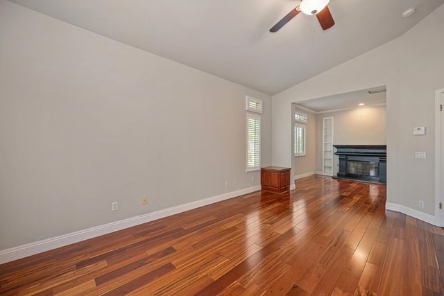 11705 Gold Parke Ln, Gold River, CA 95670