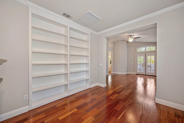 11705 Gold Parke Ln, Gold River, CA 95670
