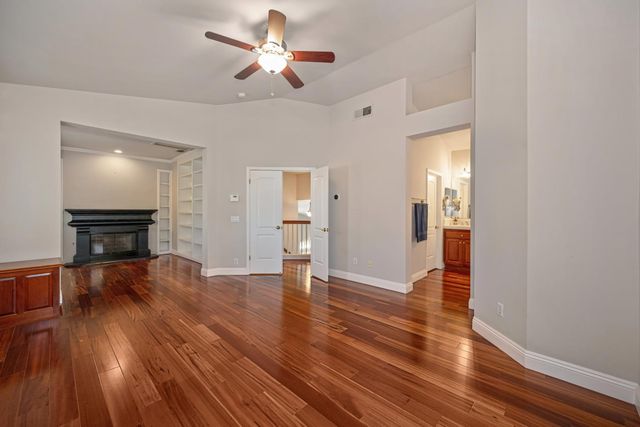 11705 Gold Parke Ln, Gold River, CA 95670